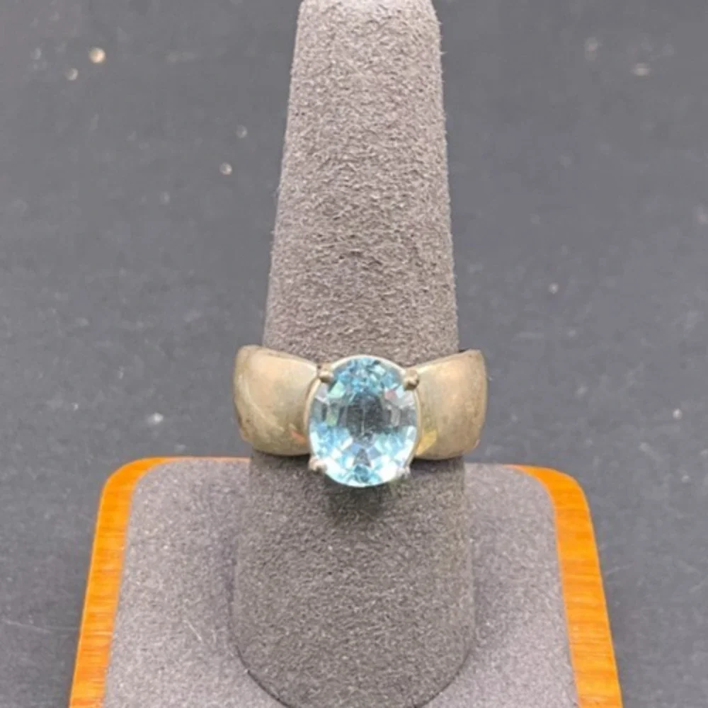 Vintage Sterling Silver 925 Light Blue Topaz Solitaire Ring Size 9 Wide Band